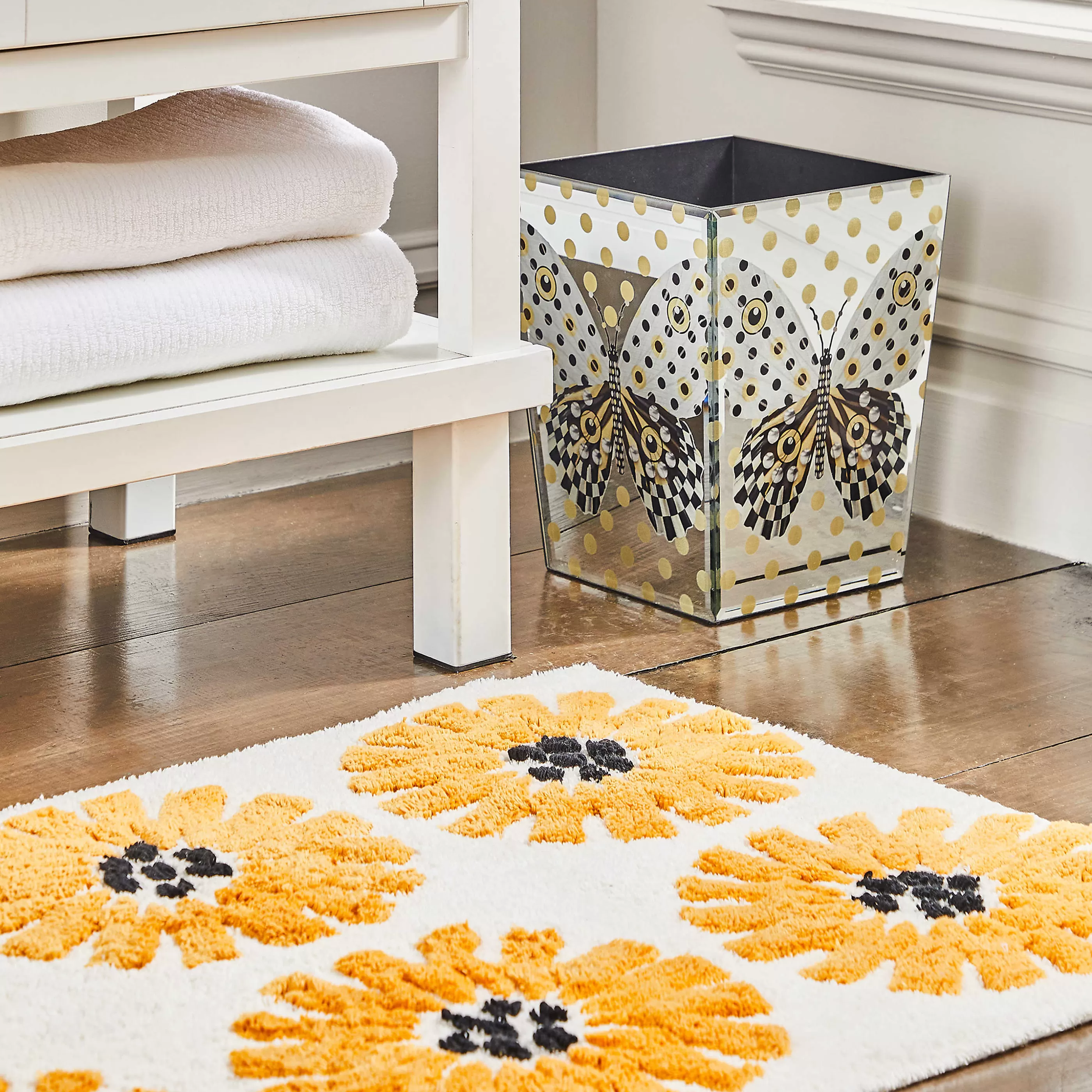 Bed & Bath>MacKenzie-Childs Painted Daisy Bath Rug