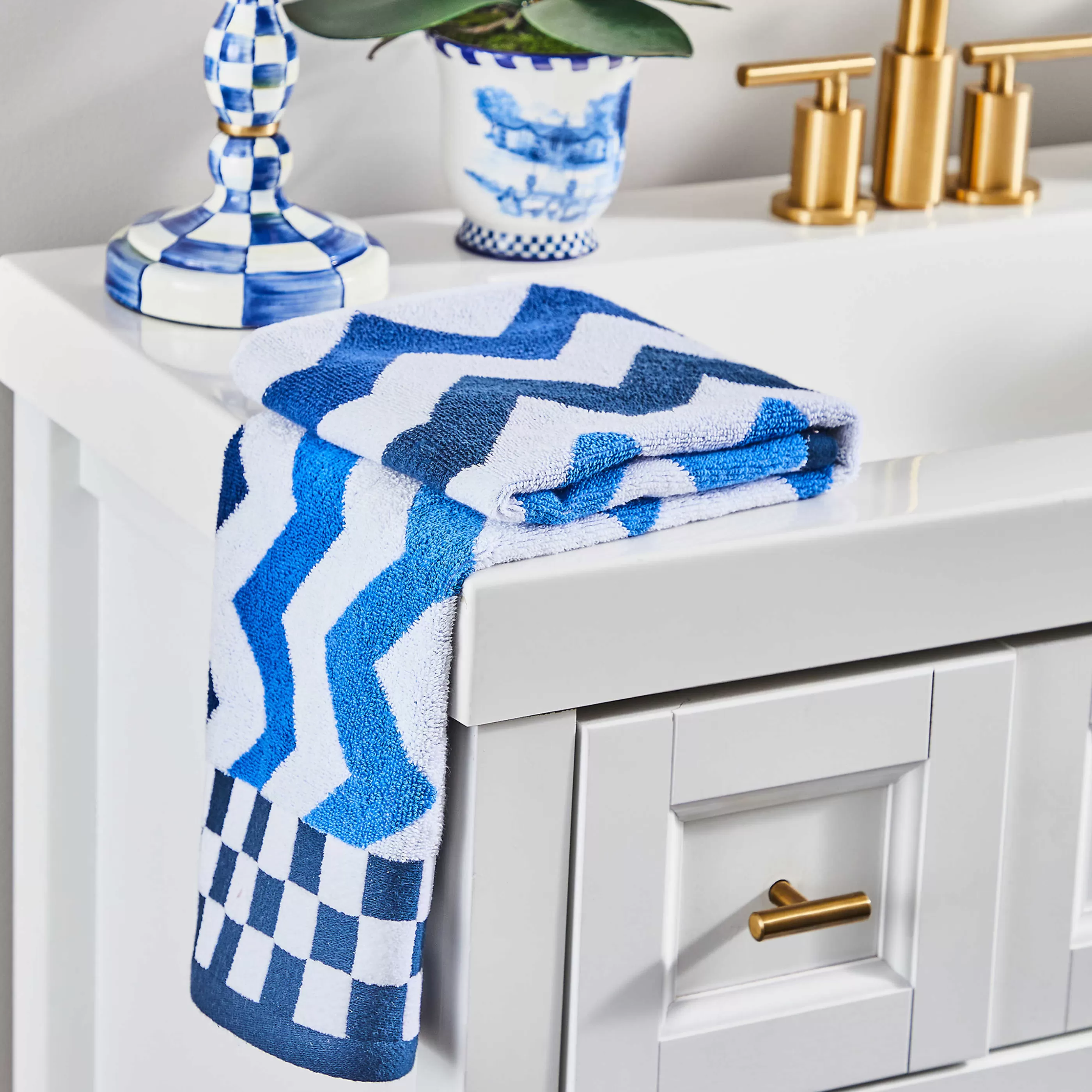 Bed & Bath>MacKenzie-Childs Royal Zig Zag Hand Towel